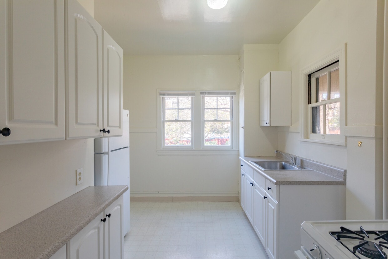 Photo - Garden Court Apartments