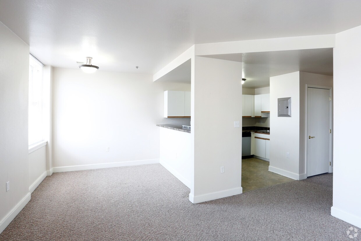 Commodore Perry Apartments Apartments in Toledo, OH