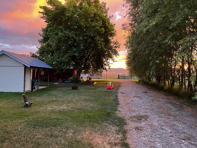 Foto del edificio - 665 N 8th St