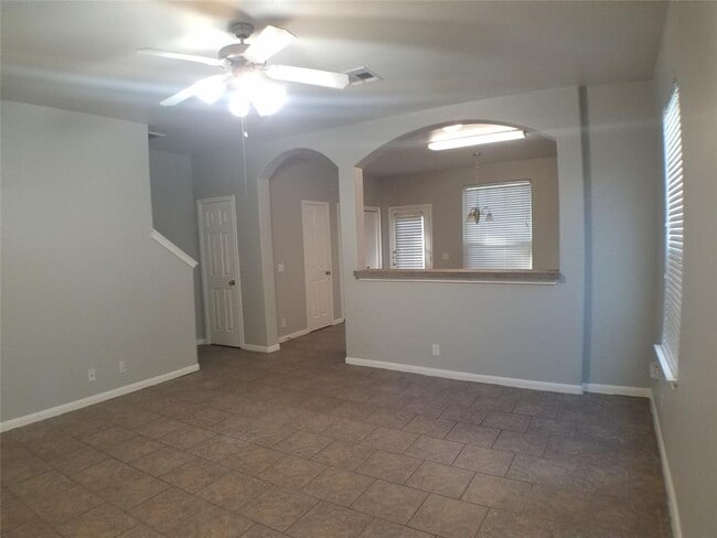 Building Photo - 2502 Allred Dr