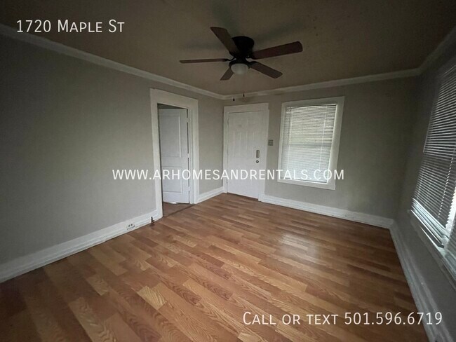 Building Photo - 1720 Maple St | $695 | 2 beds, 1 full bath