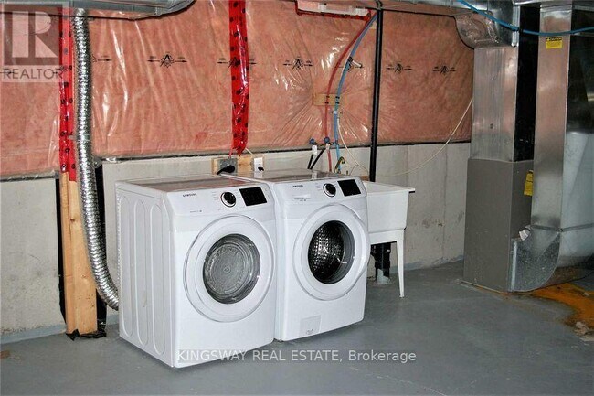 Building Photo - 3022 Mission Hill Dr