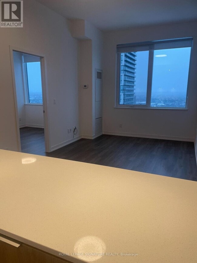 Building Photo - 25 Nicholas Ave