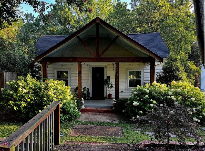 Primary Photo - 50 Hale St
