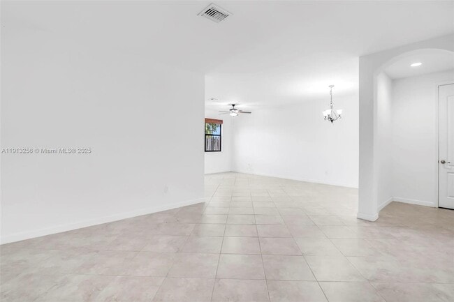 Building Photo - 9583 Town Parc Cir N