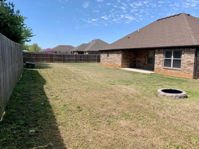 Building Photo - 890 Choate Pl Cir