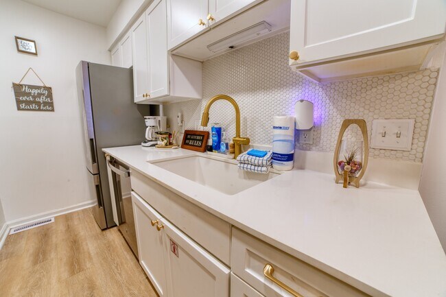 Building Photo - 2743 Forest Ridge Dr