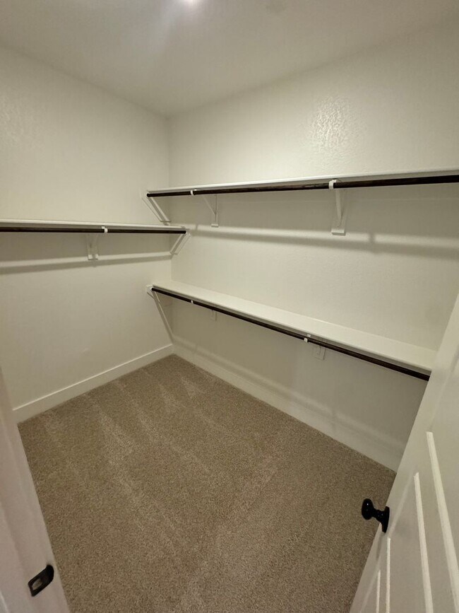 Foto del edificio - 3/2/2 - FIREPLACE - MUDROOM - GODLEY ISD