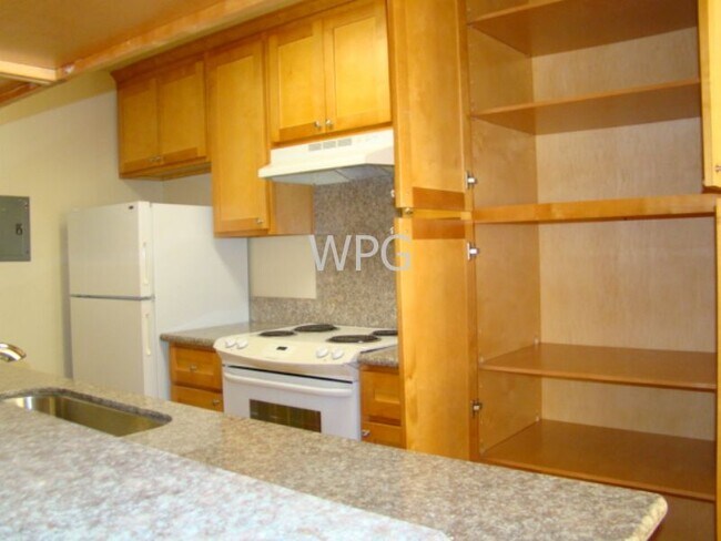 Building Photo - 2300 Samaritan Pl