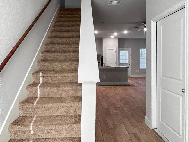 Building Photo - Charming Townhome Near I-35 & Randolph AFB