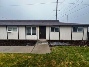 Building Photo - 1020 S 51st Ave