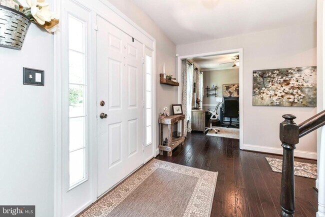 Foto del edificio - 6412 Gristmill Square Trce