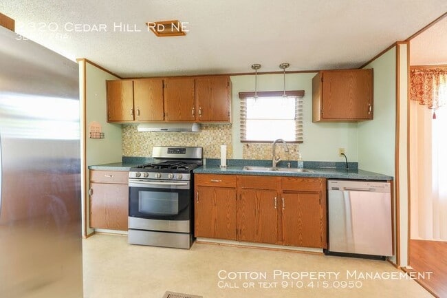 Building Photo - 2320 Cedar Hill Rd NE