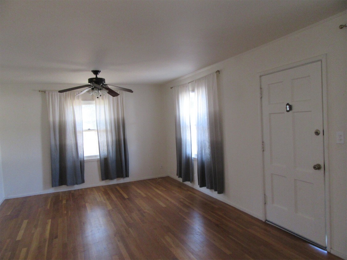 Building Photo - 261 W Terrace Dr