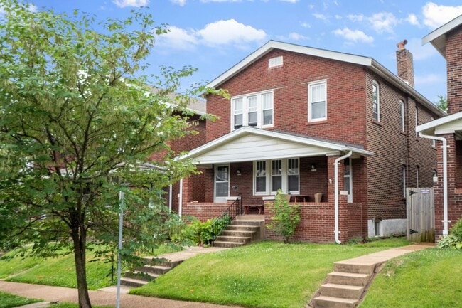 Building Photo - 5038 Tholozan Ave