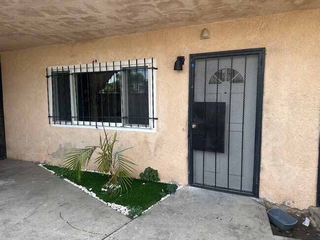 Foto del edificio - 1317 W 97th St