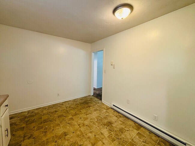 Foto del edificio - 2 Bedroom, 1 Bath Apartment