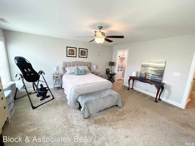 Building Photo - 3 br, 2.5 bath House - 512 Barneswyck Dr