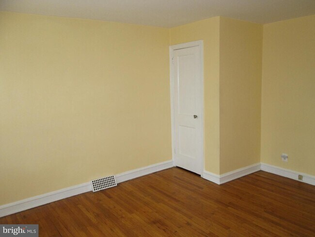 Foto del edificio - 3311 Indian Queen Ln