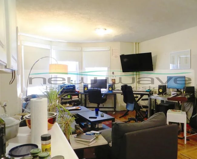 Building Photo - 32 Edgerly Rd