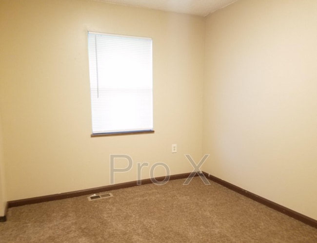 Building Photo - 3000 N Joplin St