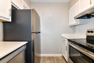 Building Photo - 1000 Belmont Park Dr SE