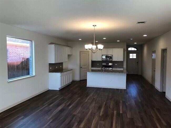 Building Photo - 18405 Cercina Trl