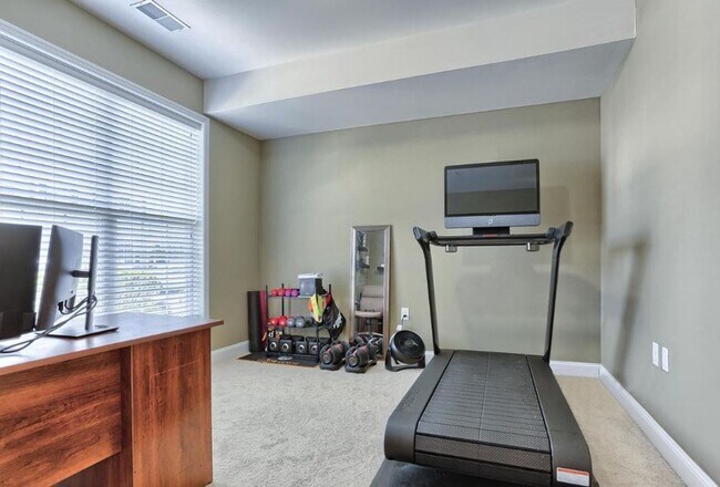 Foto del edificio - 137 Summer Ln