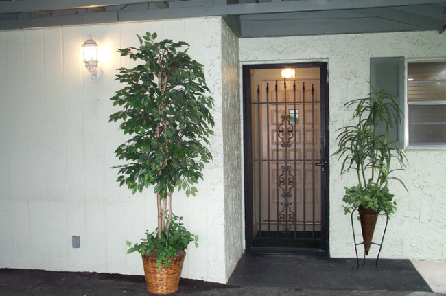 Building Photo - 400 Charlemagne Blvd