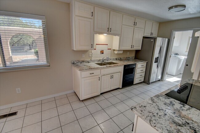 Building Photo - 13208 Blue Corn Maiden Trail NE