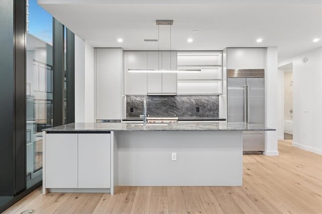 Foto del edificio - 610 Davis St