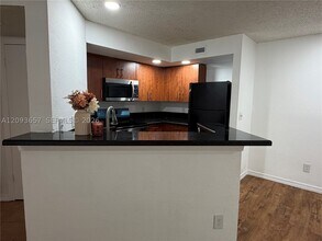Building Photo - 565 Vista Isles Dr