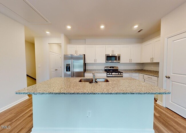 Foto del edificio - 635 Cline Falls Dr