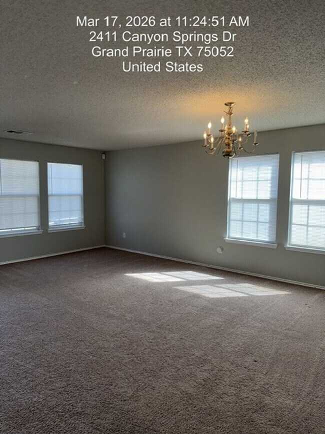 Foto del edificio - 2411 Canyon Springs Dr