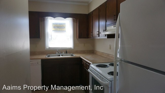 Building Photo - 2 br, 1.5 bath House - 406 Cumbrian Ct.