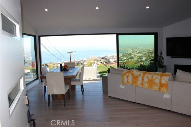 Foto del edificio - 161 Via Pasqual