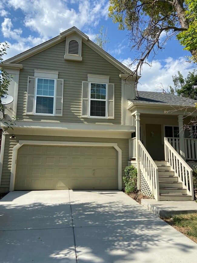 Building Photo - 1005 Iliad Way