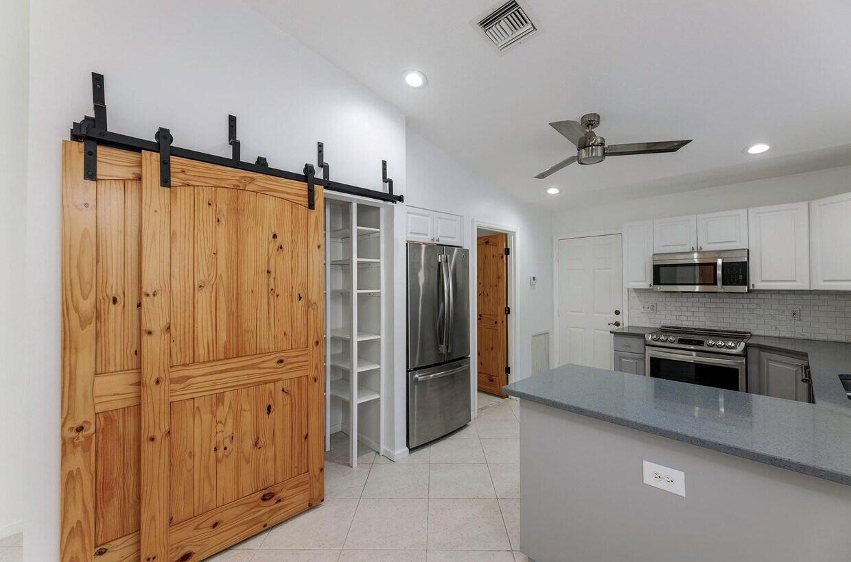 Foto principal - 1020 Island Manor Dr