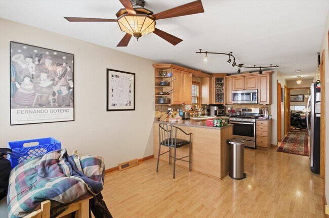 Foto del edificio - 5363 N Mont Clare Ave