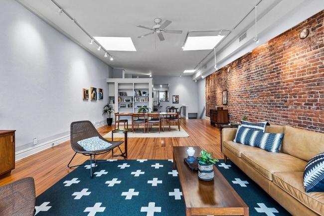 Building Photo - 323 W Main St