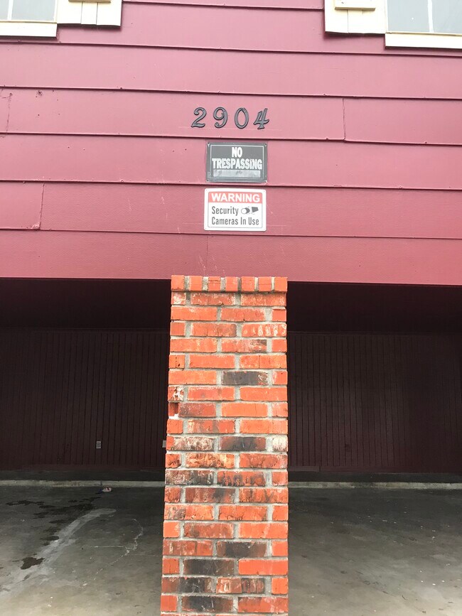 2904 N Monterey Ct, Terrytown, LA 70056 Townhome Rentals in Terrytown