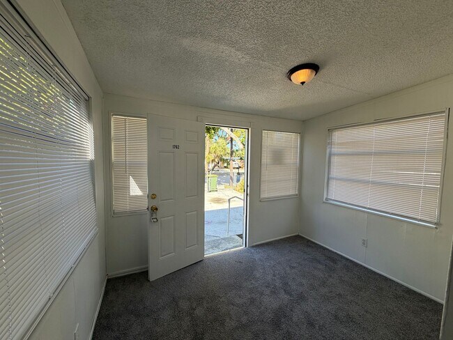 Foto del edificio - 1762 32nd St