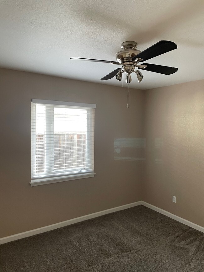 Bedroom - 4368 Railroad Ave