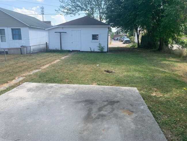 Building Photo - 2 Bedroom Detached House-East End York City