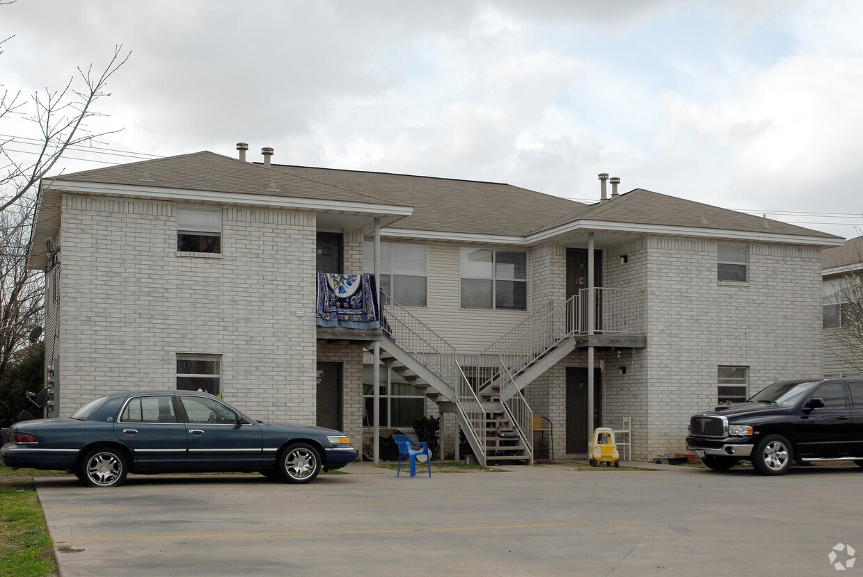 Primary Photo - 2224 Katy Ln