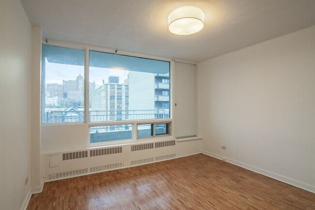 Photo du bâtiment - 1975 Maisonneuve Blvd W