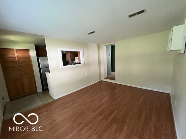 Foto del edificio - 6128 Winthrop Ave