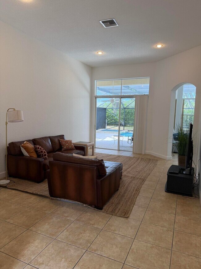 Foto del edificio - 10440 Cypress Lakes Preserve Dr