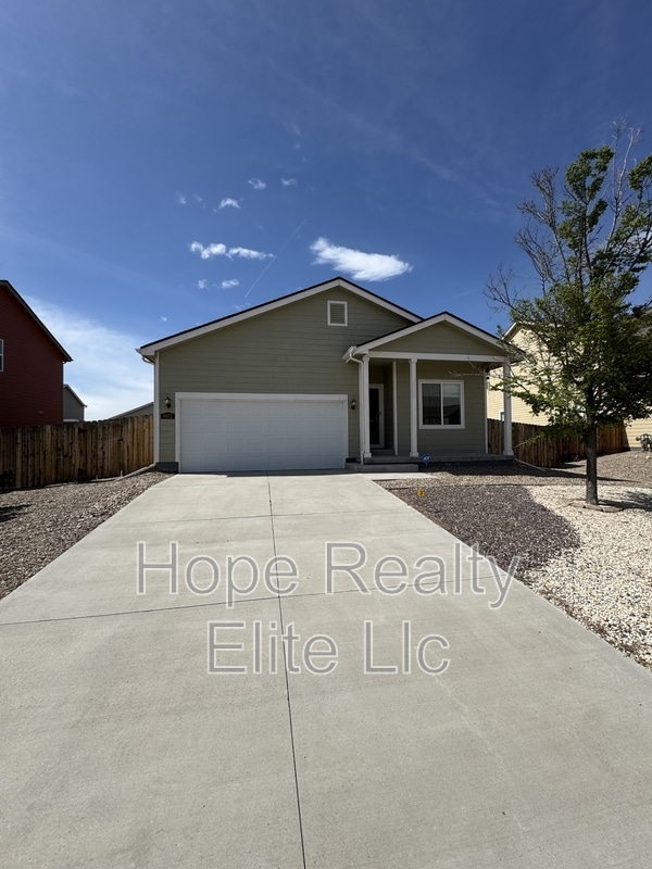 Photo - 6672 Kearsarge Dr House