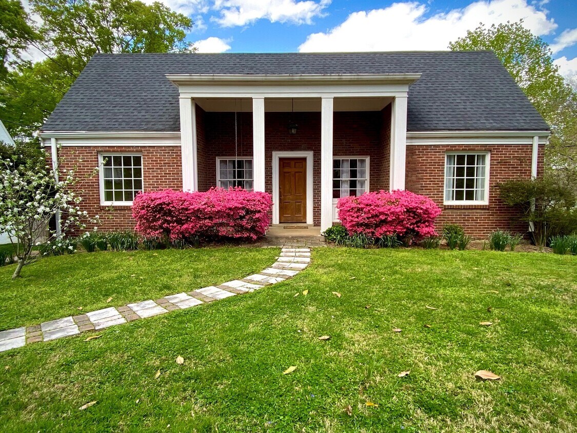 2303 Sterling Rd, Nashville, TN 37215 House Rental in Nashville, TN
